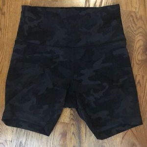 Wunder Train high rise 6 inch lululemon shorts
